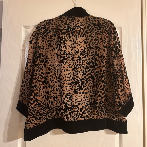 Velvet and Chiffon Leopard Kimono - Picture 2 of 3